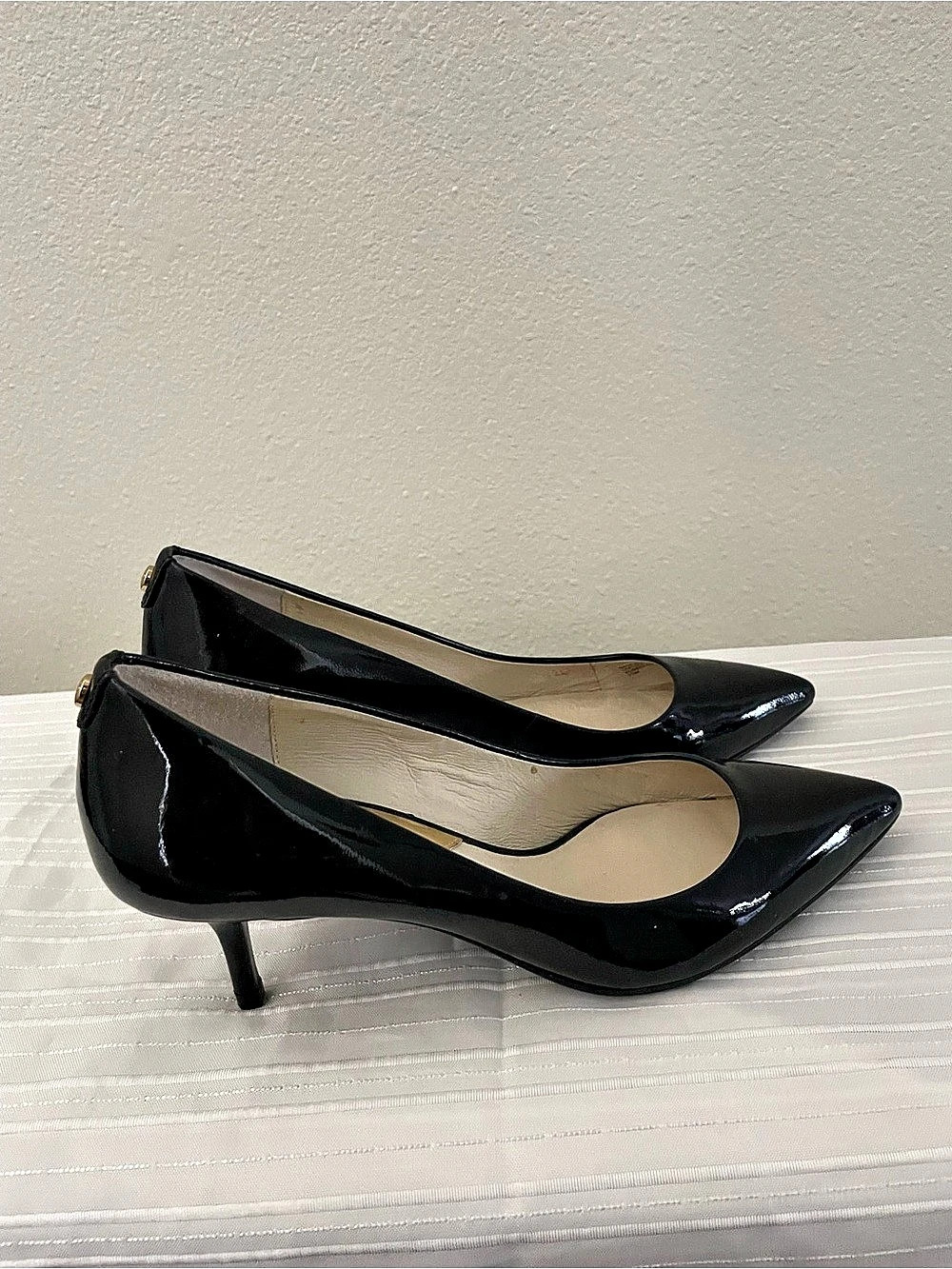 Michael Kors Flex Kitten-Heel Pump Black Pointed-Toe Pumps 7.5 - Picture 8 of 11